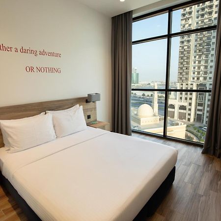 Kingsgate Al Jaddaf Hotel By Millennium ドバイ エクステリア 写真