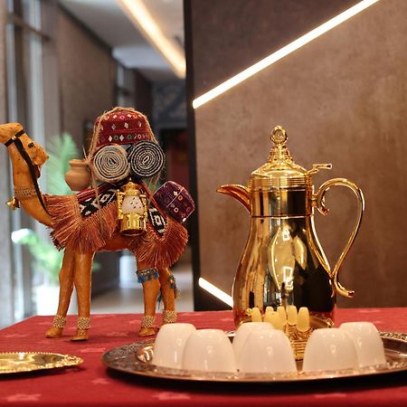 Kingsgate Al Jaddaf Hotel By Millennium ドバイ エクステリア 写真