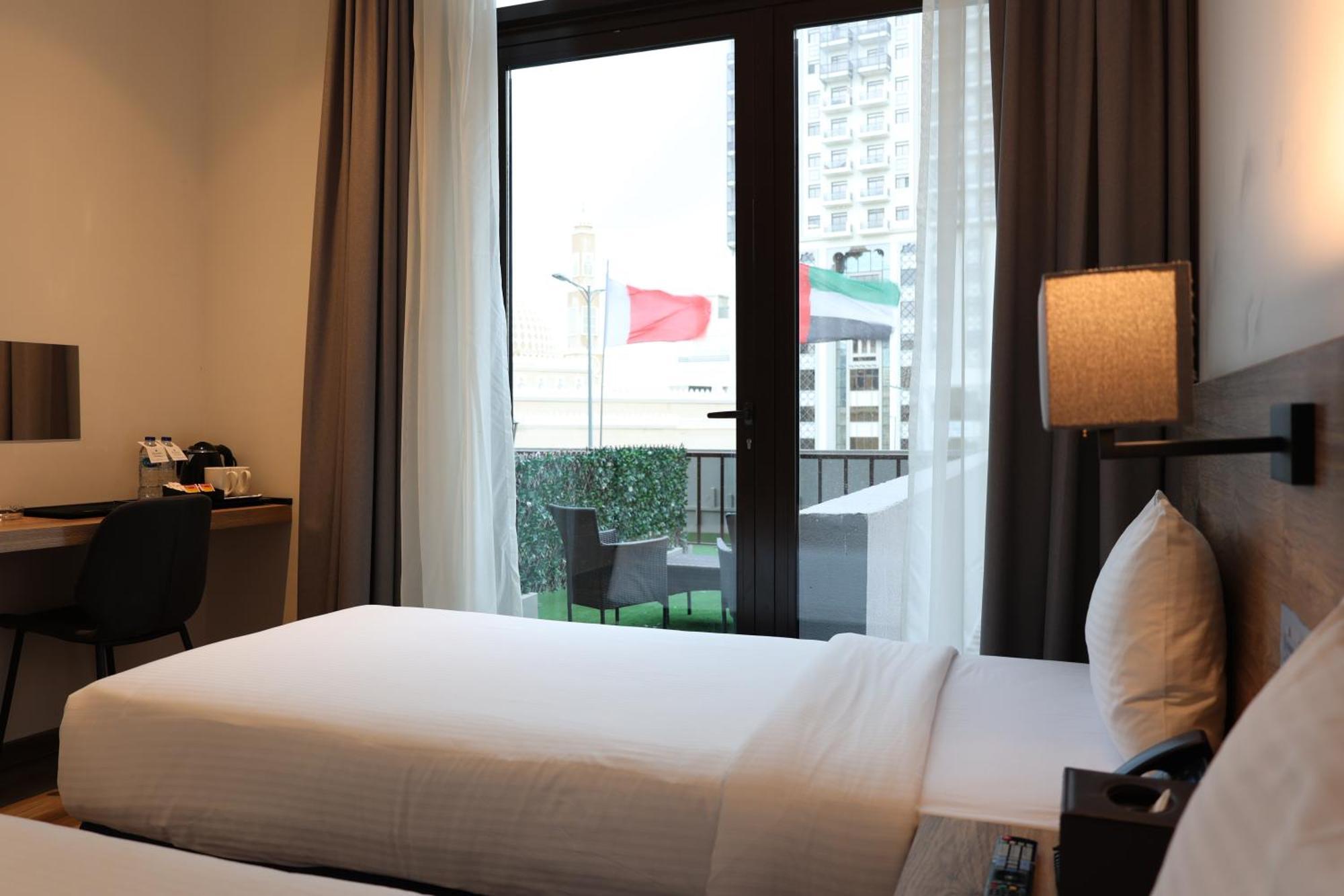 Kingsgate Al Jaddaf Hotel By Millennium ドバイ エクステリア 写真