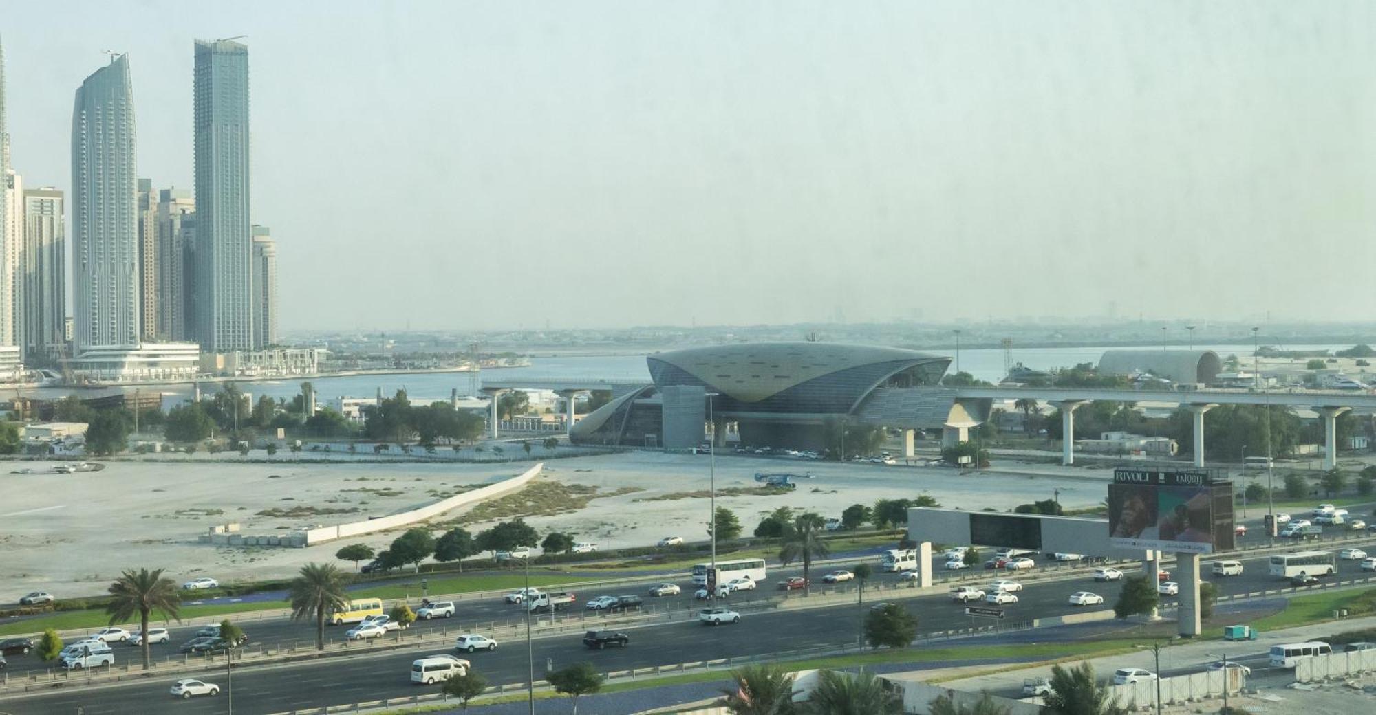 Kingsgate Al Jaddaf Hotel By Millennium ドバイ エクステリア 写真