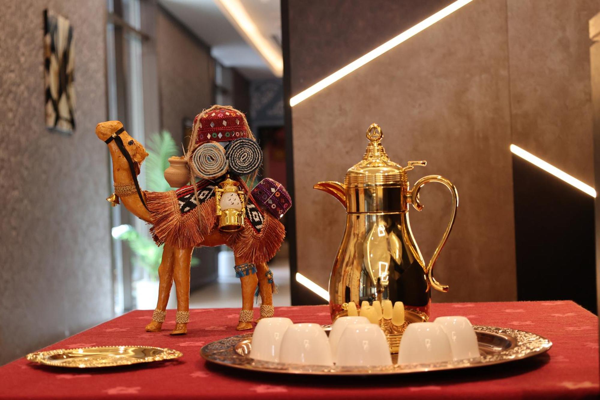 Kingsgate Al Jaddaf Hotel By Millennium ドバイ エクステリア 写真