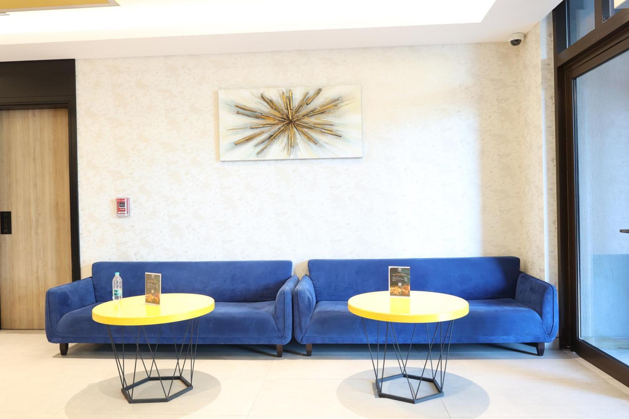 Kingsgate Al Jaddaf Hotel By Millennium ドバイ エクステリア 写真